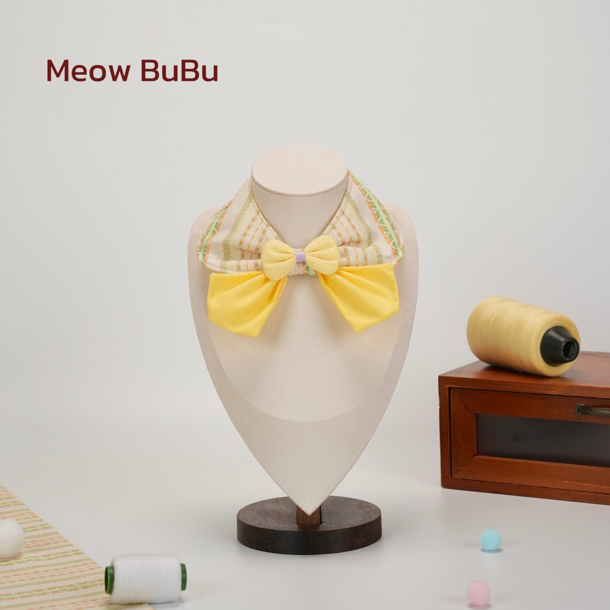 Lemon Morning bow bib style
